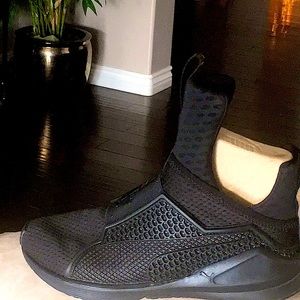 Puma by Rihanna size 6 women’s